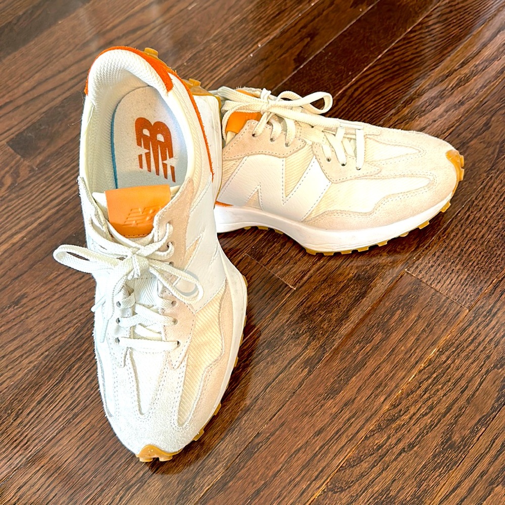 New Balance 327